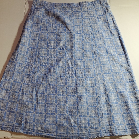L.L. Bean 18 Petite Light Blue Printed A-Line Maxi Skirt - Picture 12 of 15